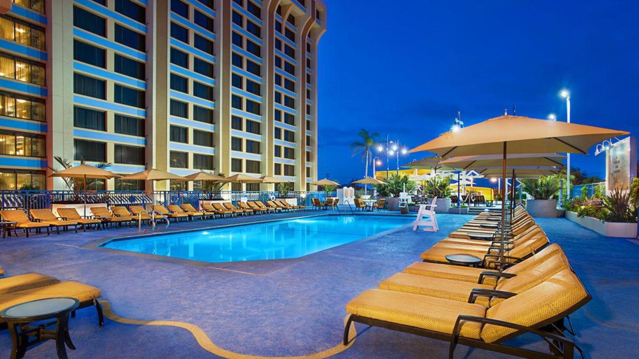 Hotel Disneys Paradise Pier 4*