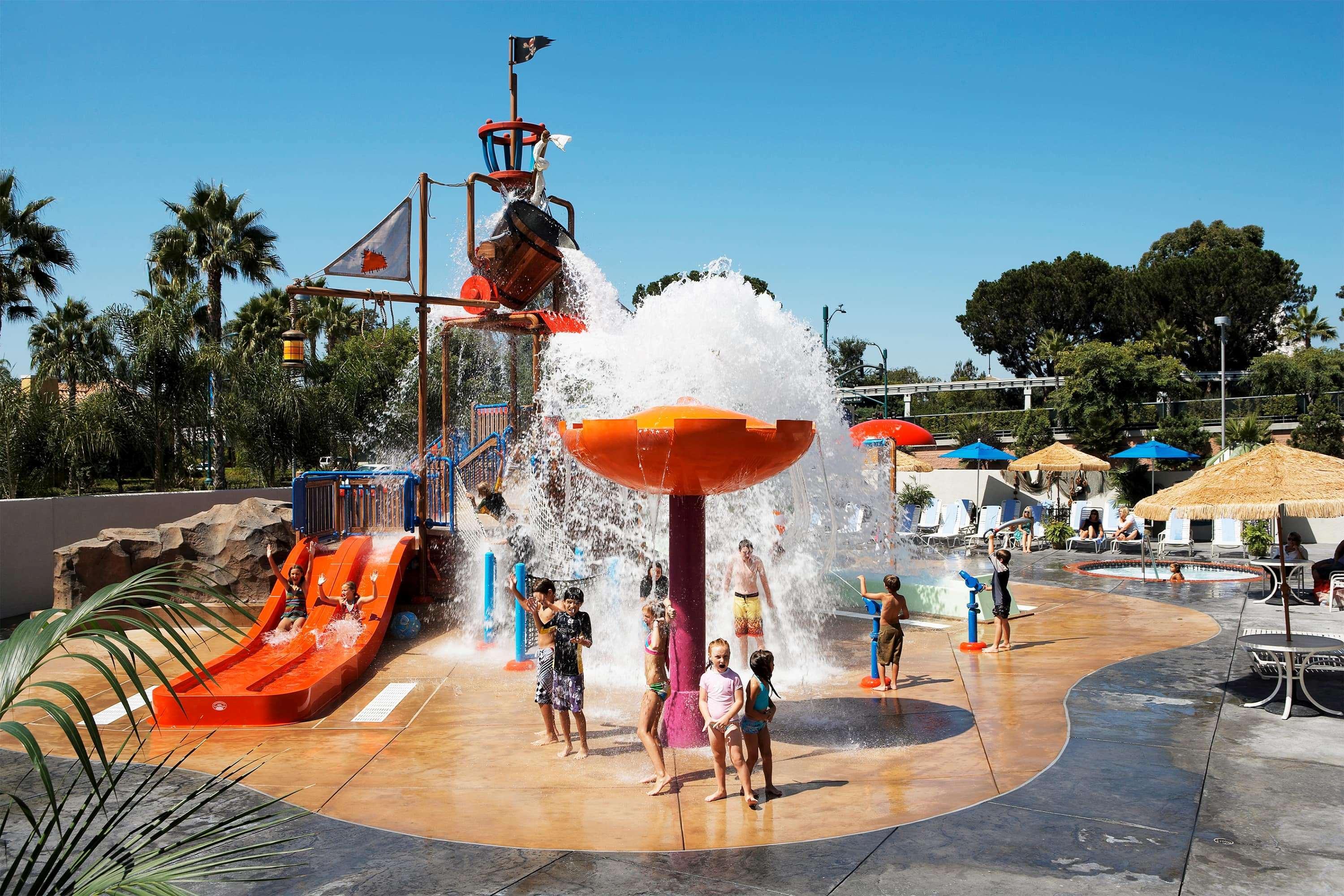 Hotel Howard Johnson By Wyndham & Water Playground