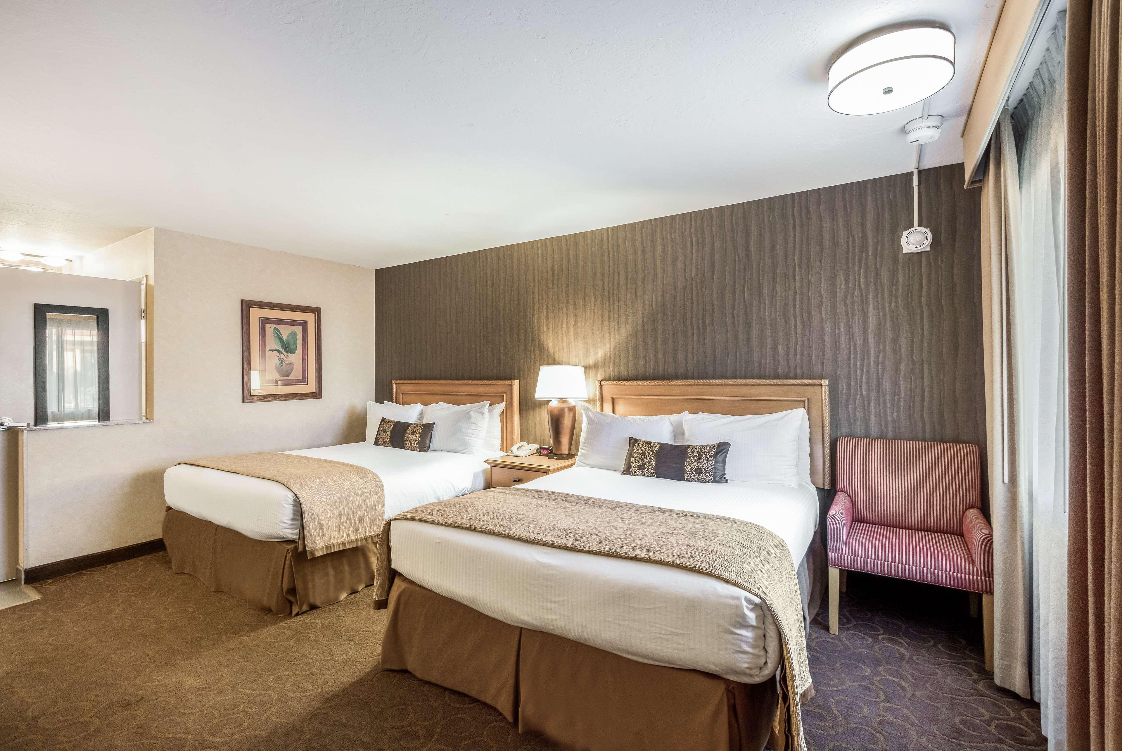 Western Pavilions 3* Anaheim