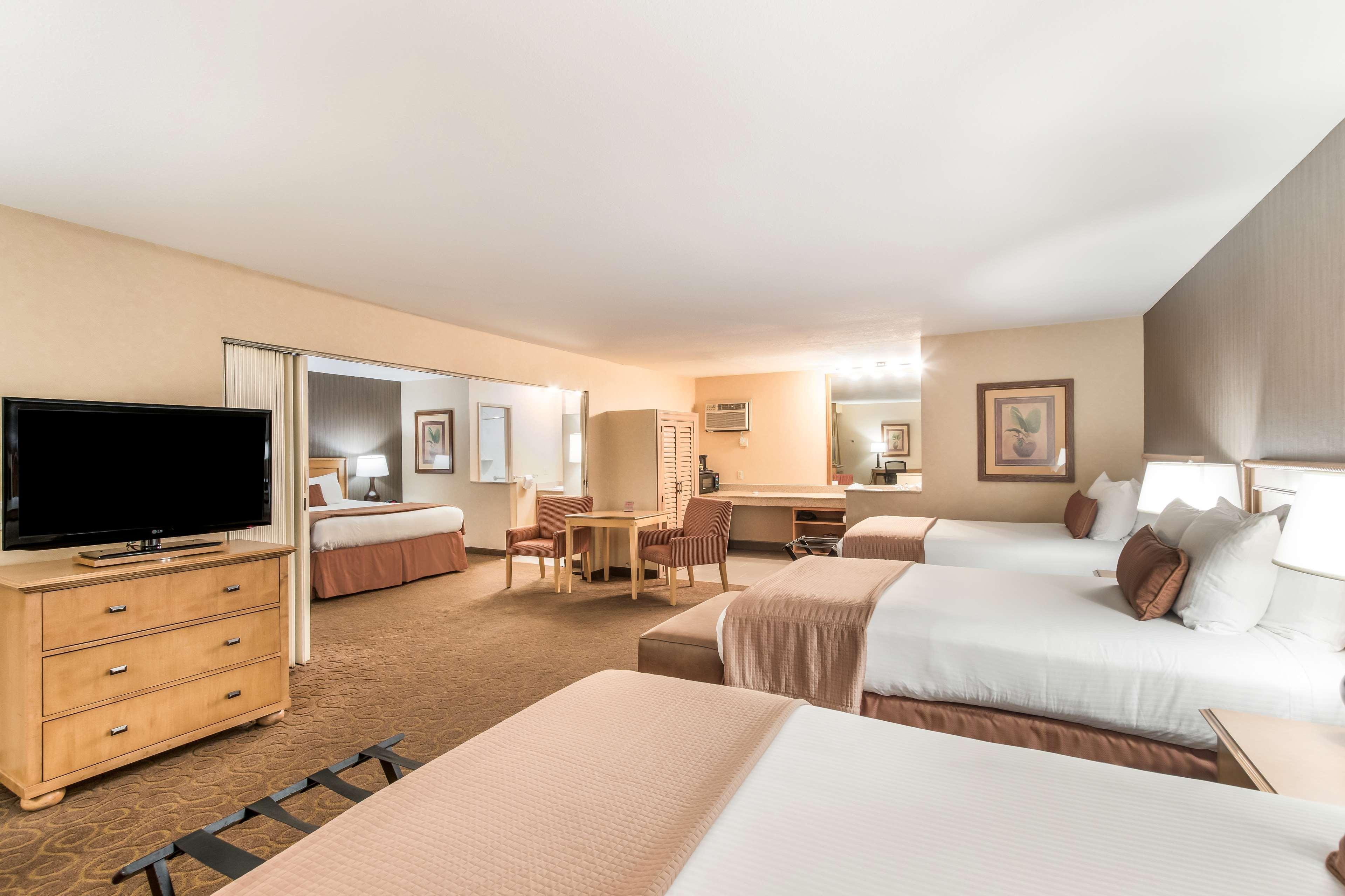 Hotel Western Pavilions 3*