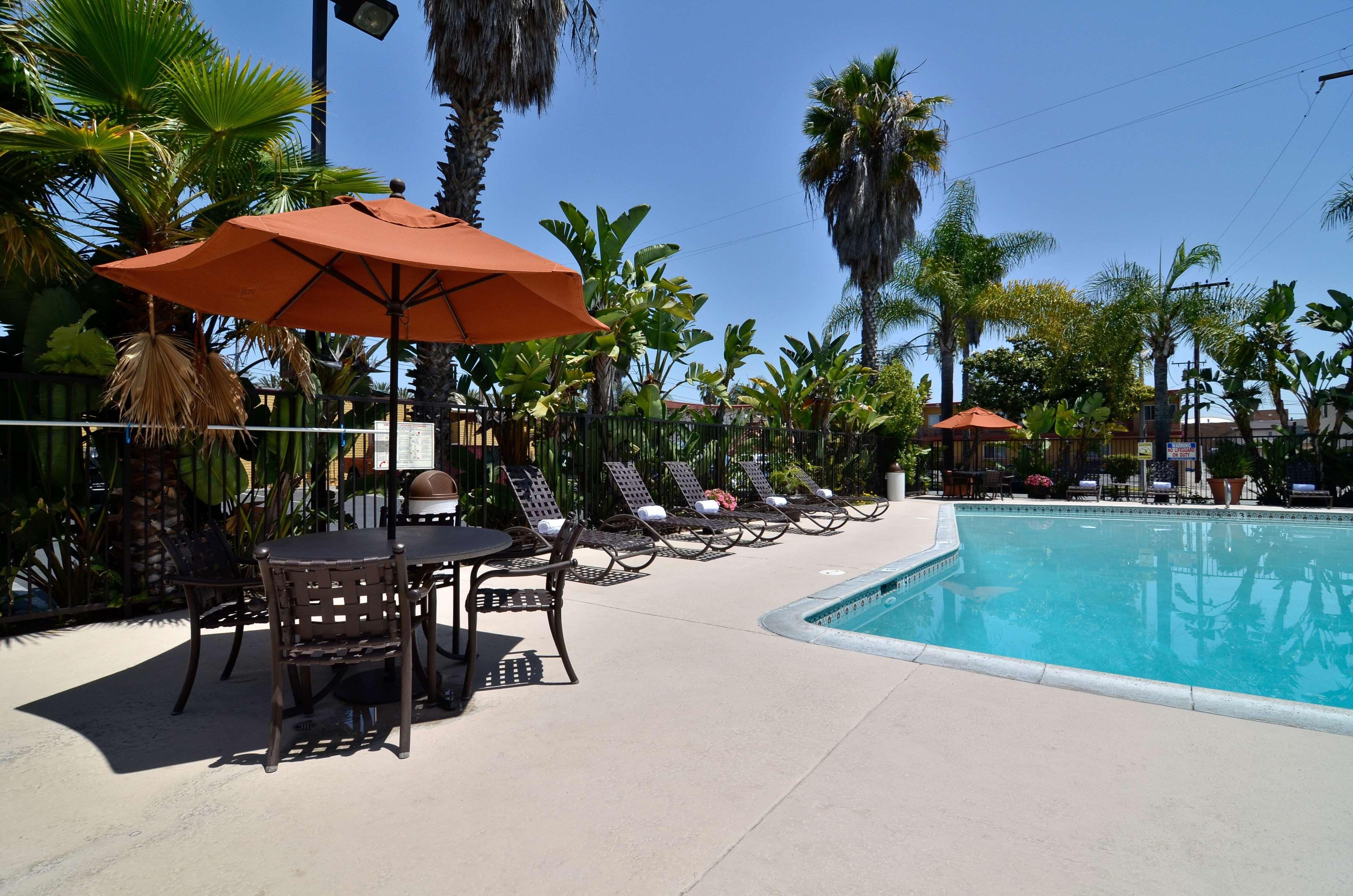 Western Pavilions 3* Anaheim