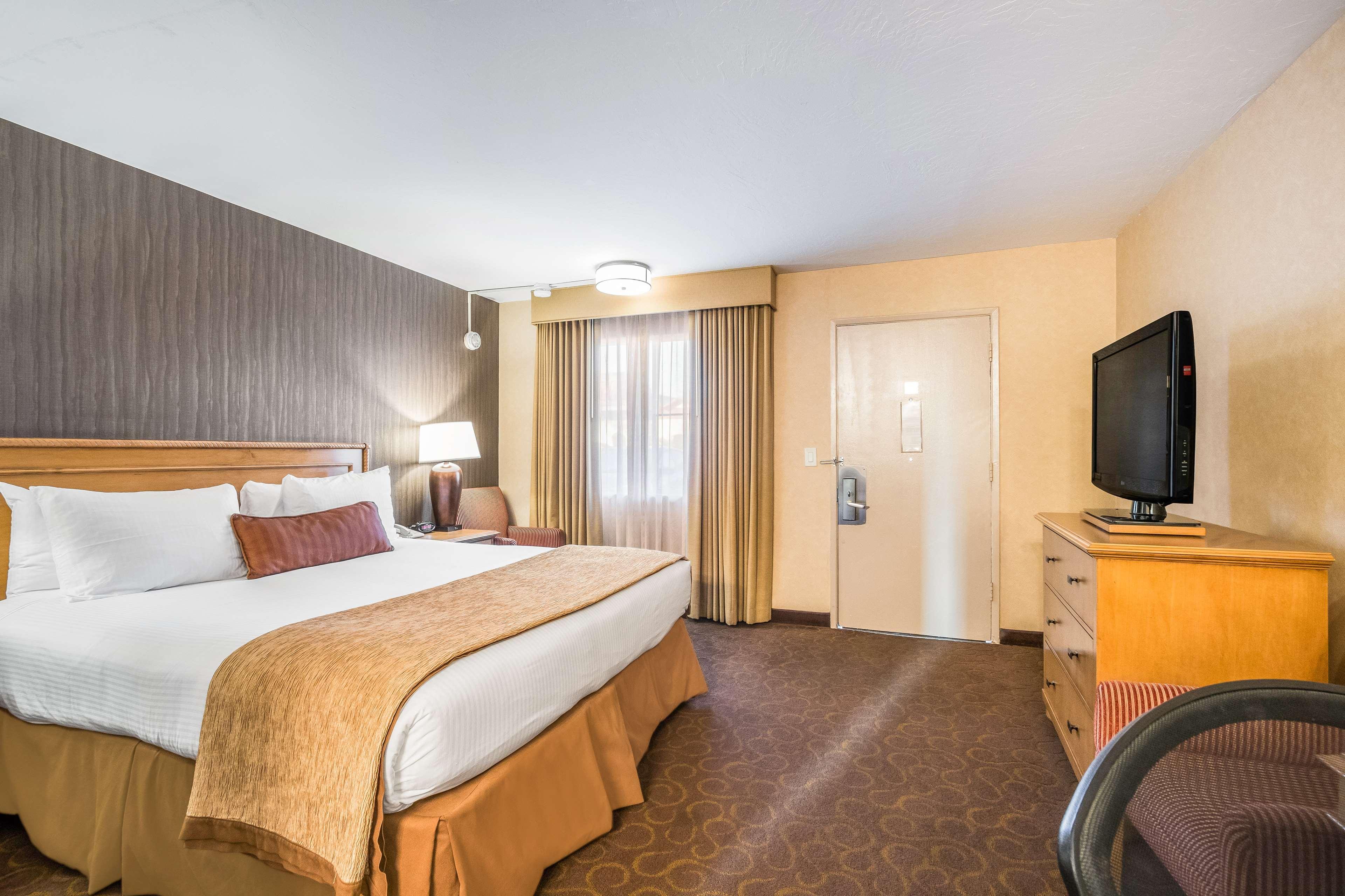 Western Pavilions Hotel 3*