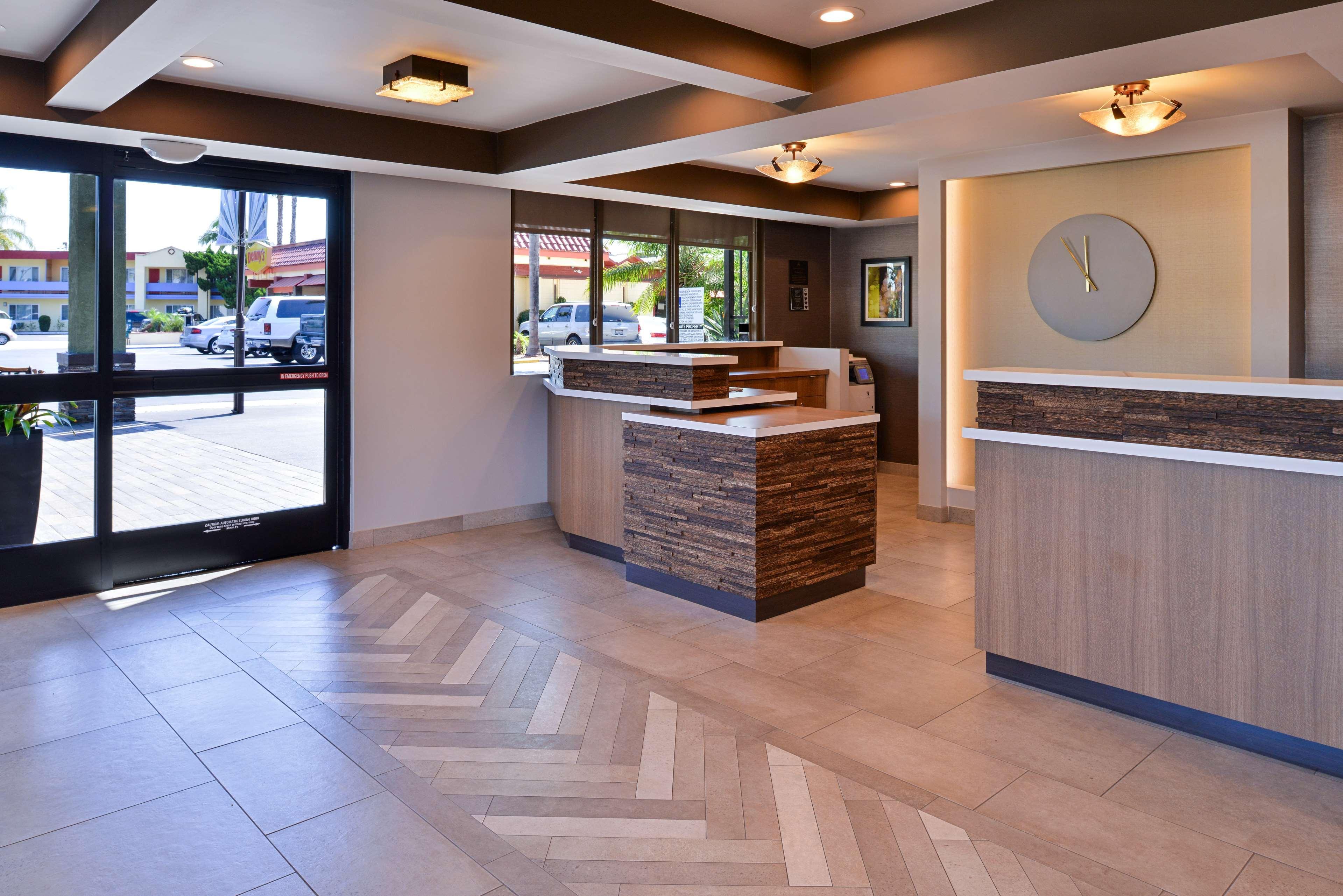 Western Pavilions 3*