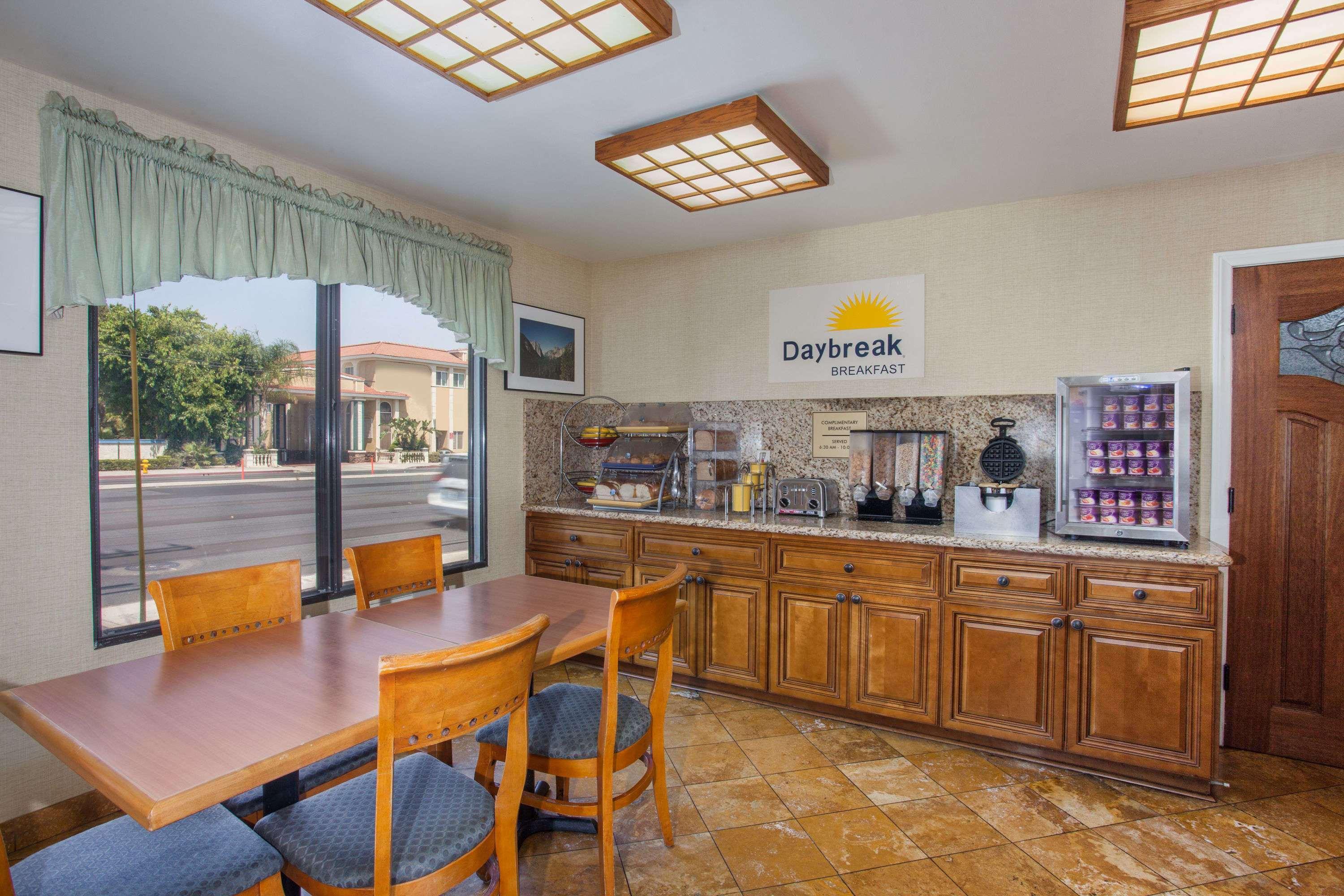 Days By Wyndham Near The Park