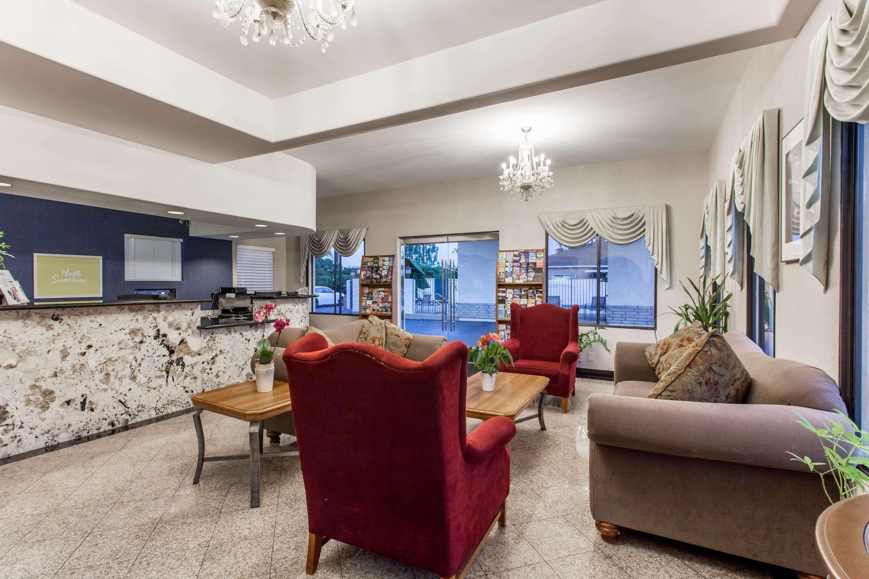Days By Wyndham Near The Park Hotel 2*