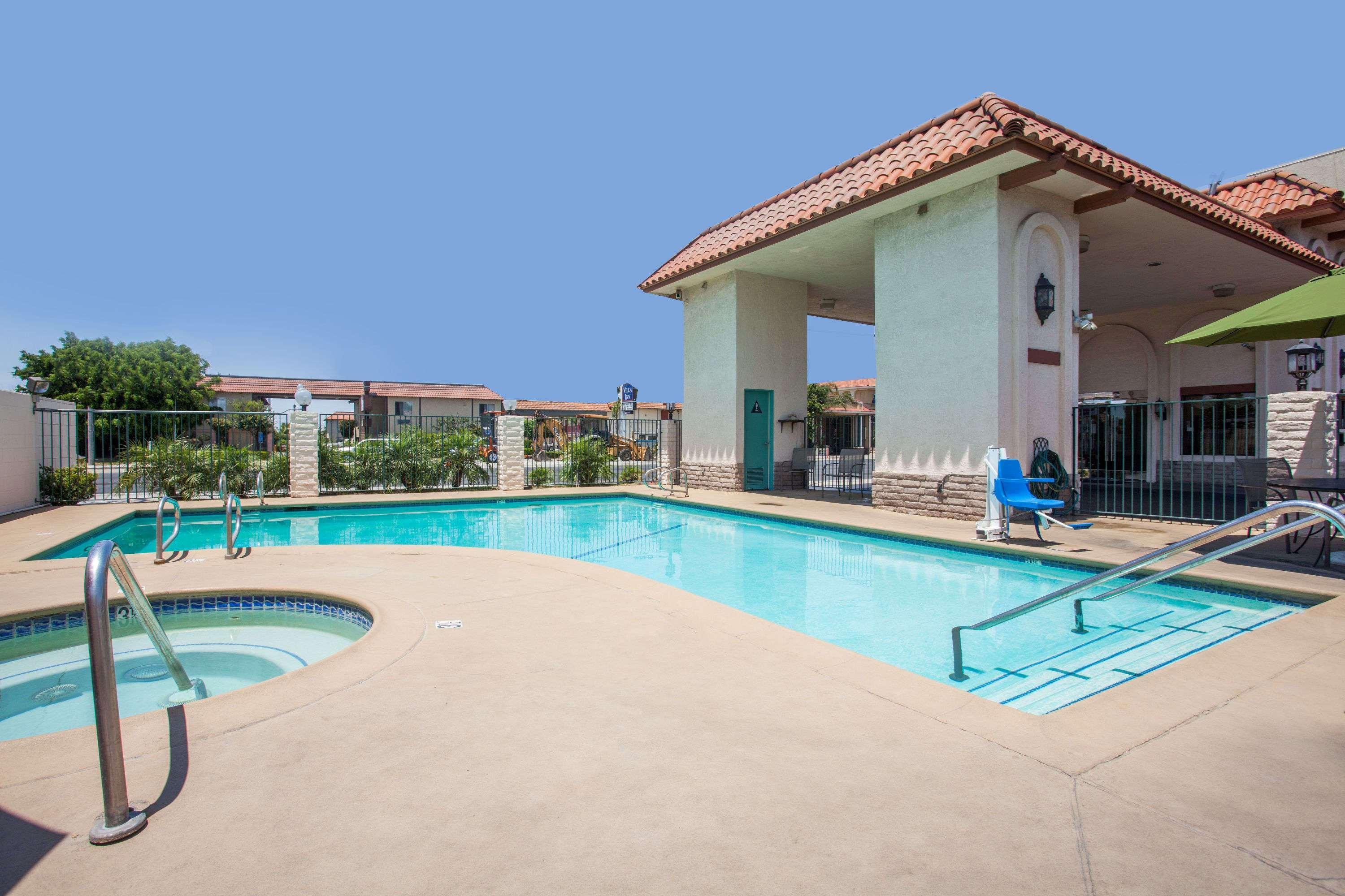 Days By Wyndham Near The Park Hotel Anaheim