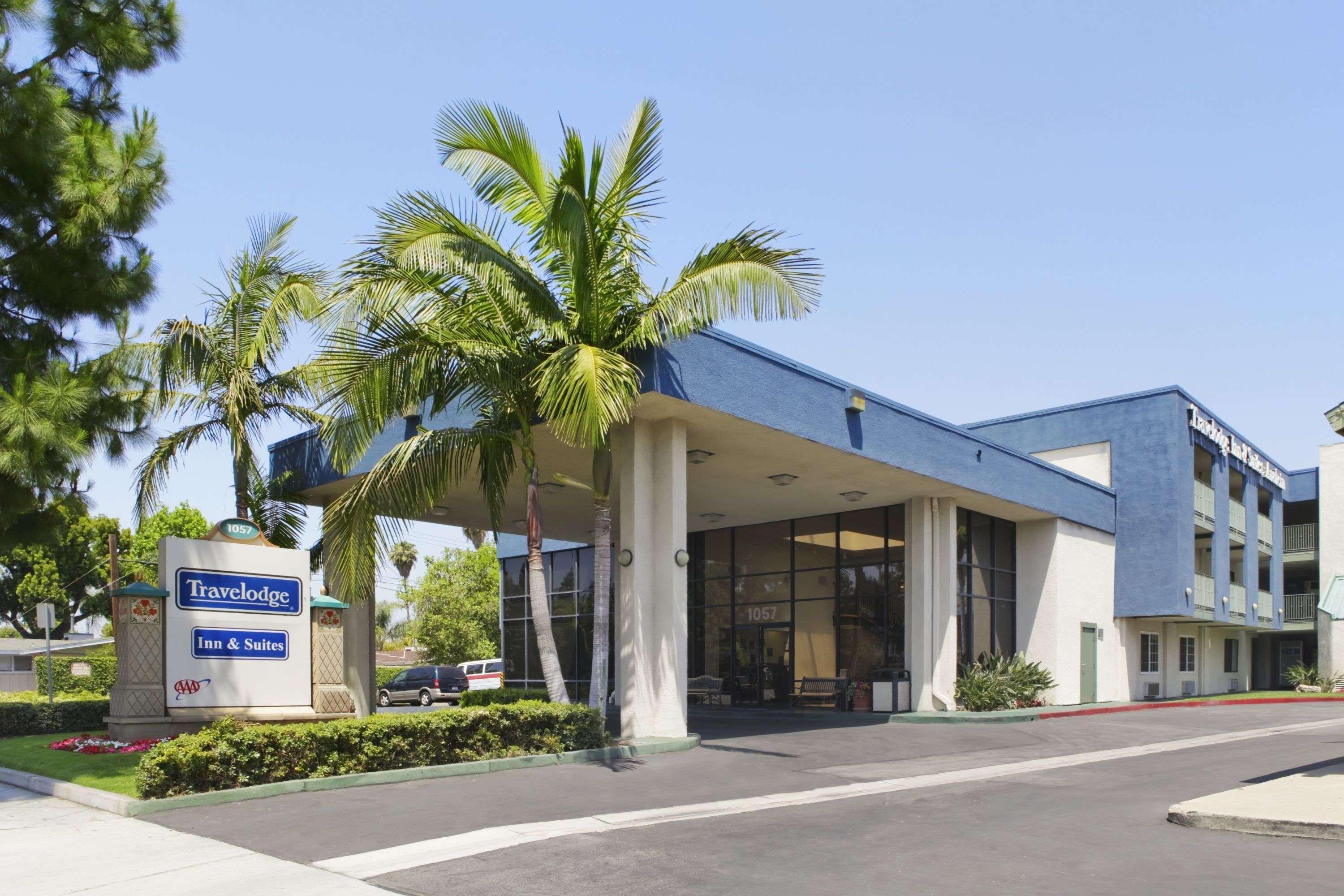 Travelodge & By Wyndham On Disneyland Dr 2*