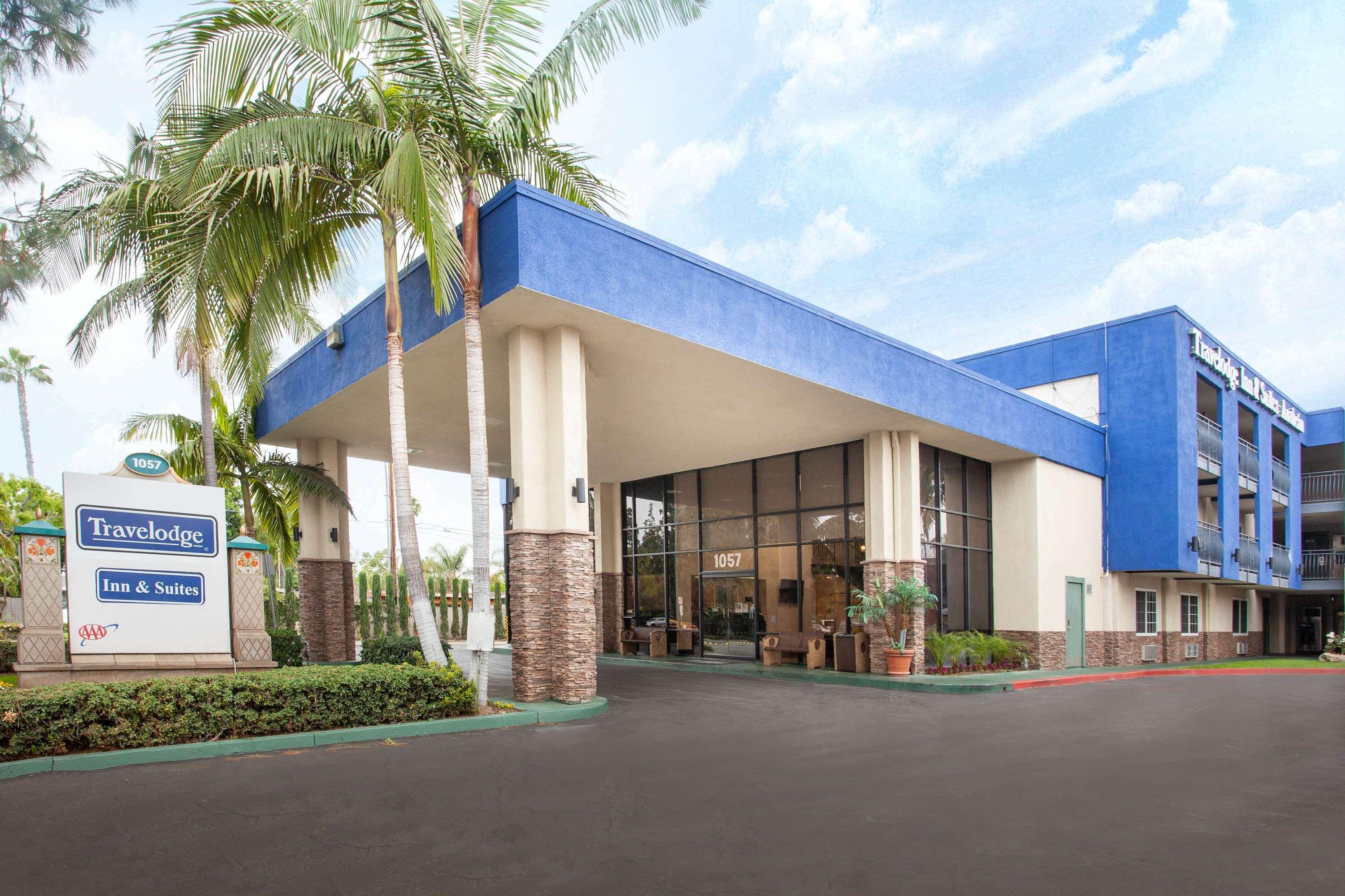 Hotel Travelodge & By Wyndham On Disneyland Dr 2*