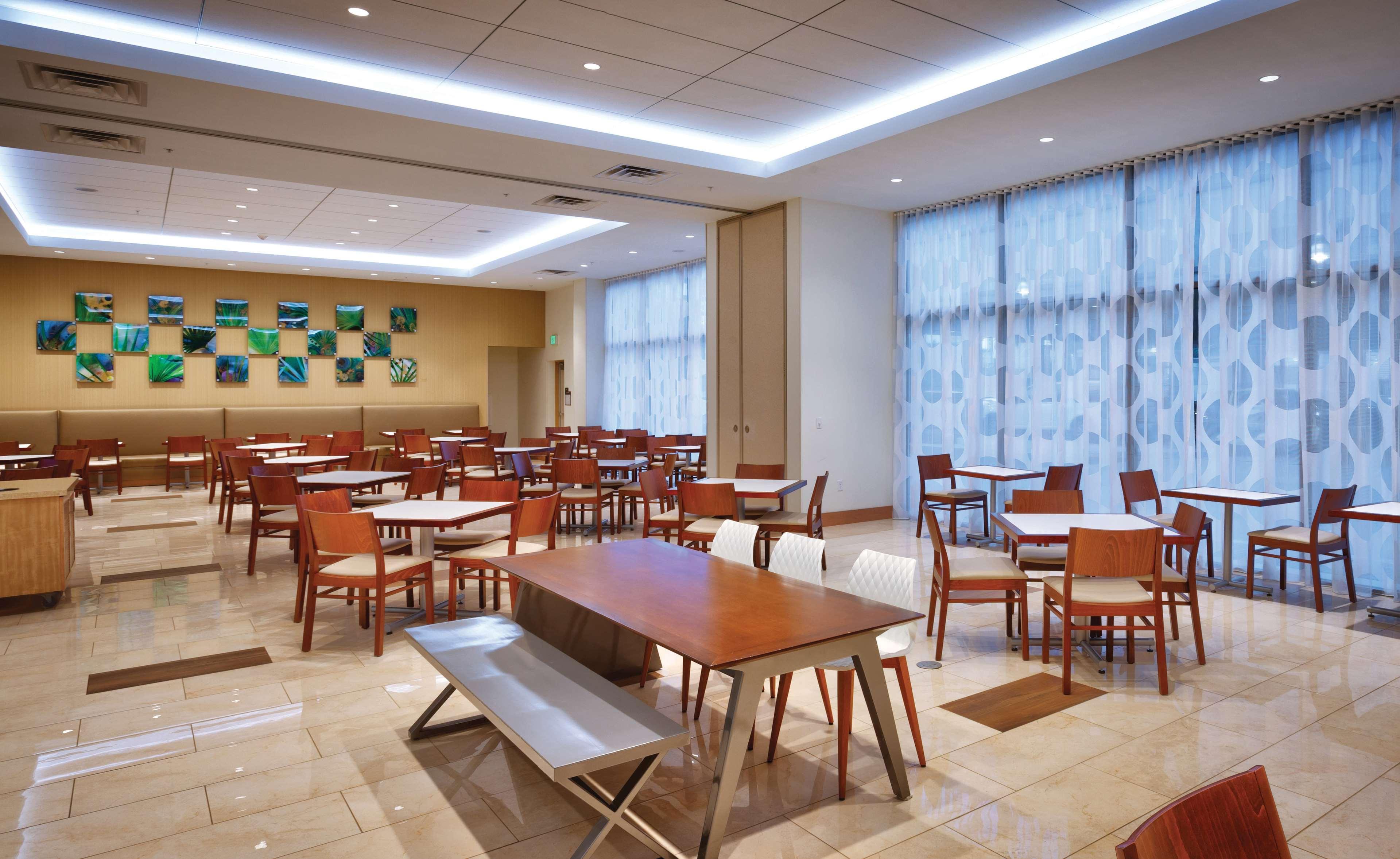 Hyatt House At Resort/convention Center Hotel 3*