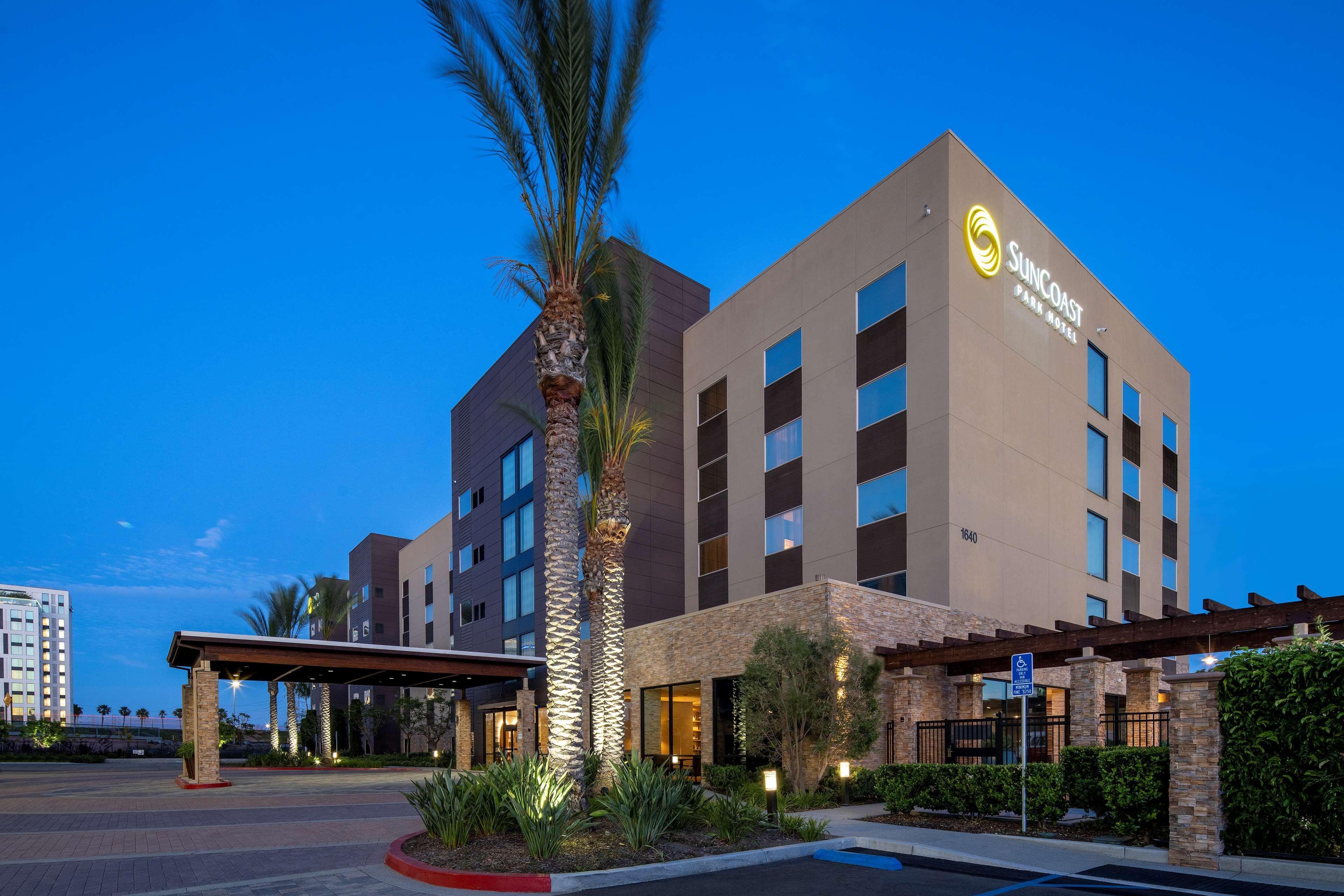 Suncoast Anaheim, Tapestry Collection By Hilton Hotel Anaheim