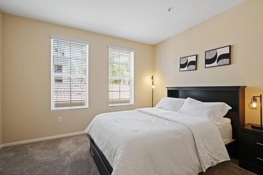 Luxury 2br/2ba!5min To Disney! Angelstadium! Hondacenter. Apartamento Anaheim