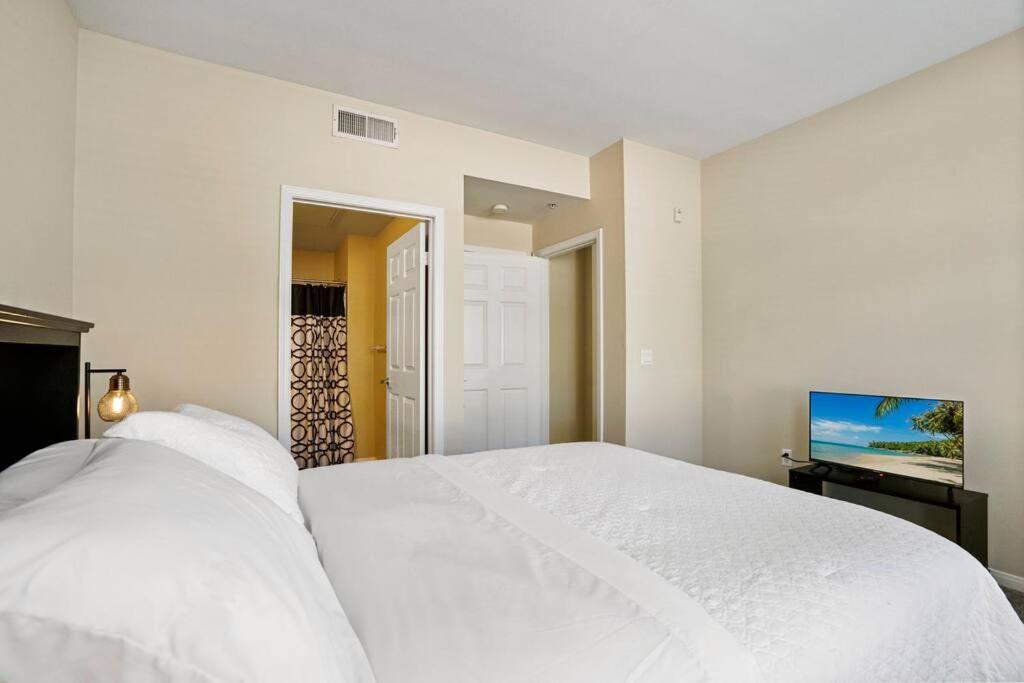 Luxury 2br/2ba!5min To Disney! Angelstadium! Hondacenter. * Anaheim