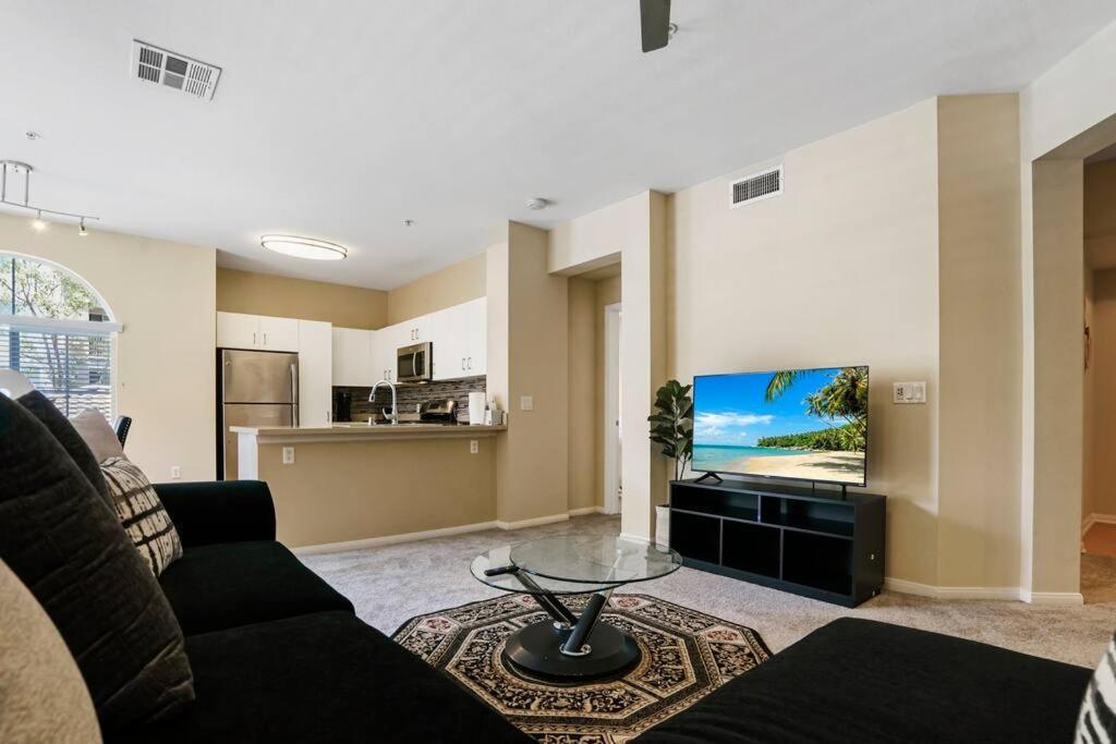 Luxury 2br/2ba!5min To Disney! Angelstadium! Hondacenter. Apartamento *