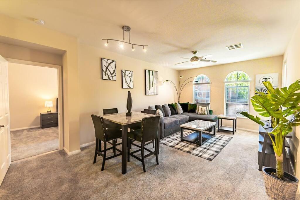 Lovely 2br/2ba!5min To Disney! Angelstadium! Hondacenter. *