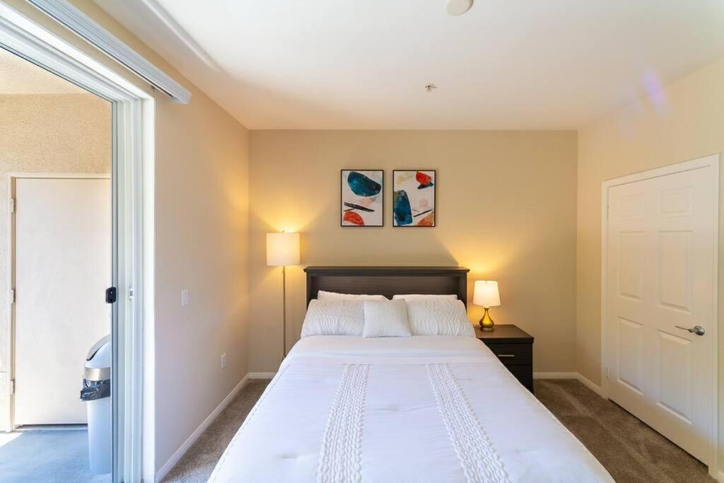 Lovely 2br/2ba!5min To Disney! Angelstadium! Hondacenter. Apartamento Anaheim