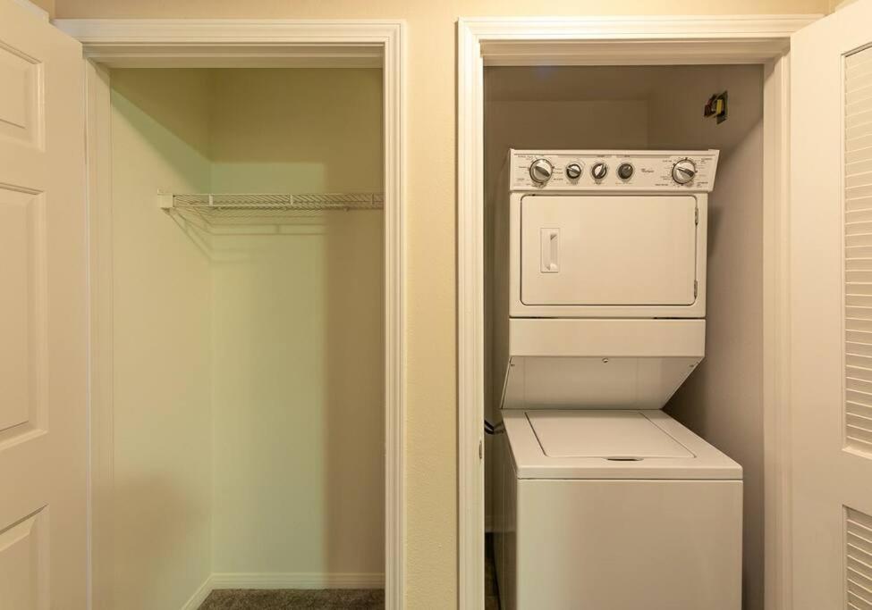 Apartamento Lovely 2br/2ba!5min To Disney! Angelstadium! Hondacenter.