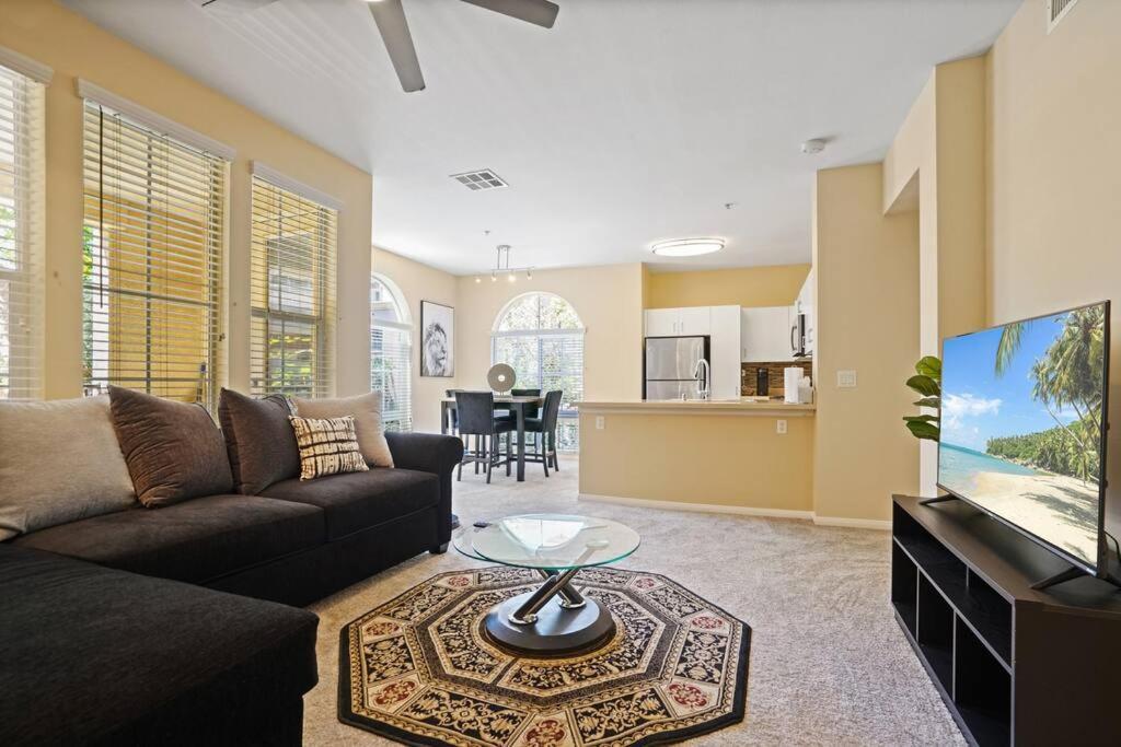 Apartamento Luxury 2br/2ba!5min To Disney! Angelstadium! Hondacenter. *