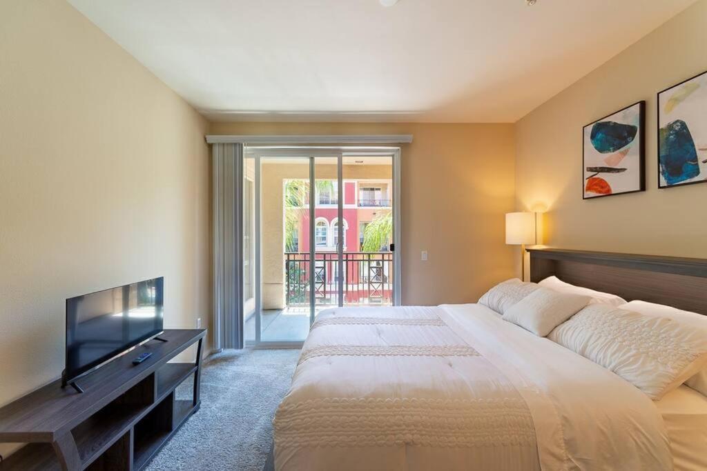 Apartamento Lovely 2br/2ba!5min To Disney! Angelstadium! Hondacenter. *