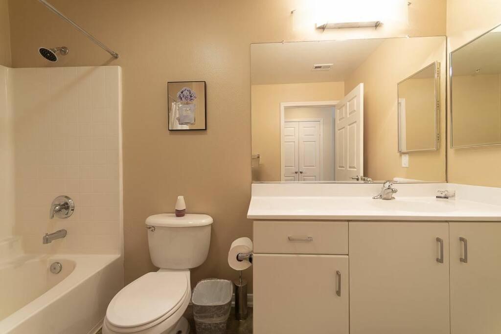 Lovely 2br/2ba!5min To Disney! Angelstadium! Hondacenter. *