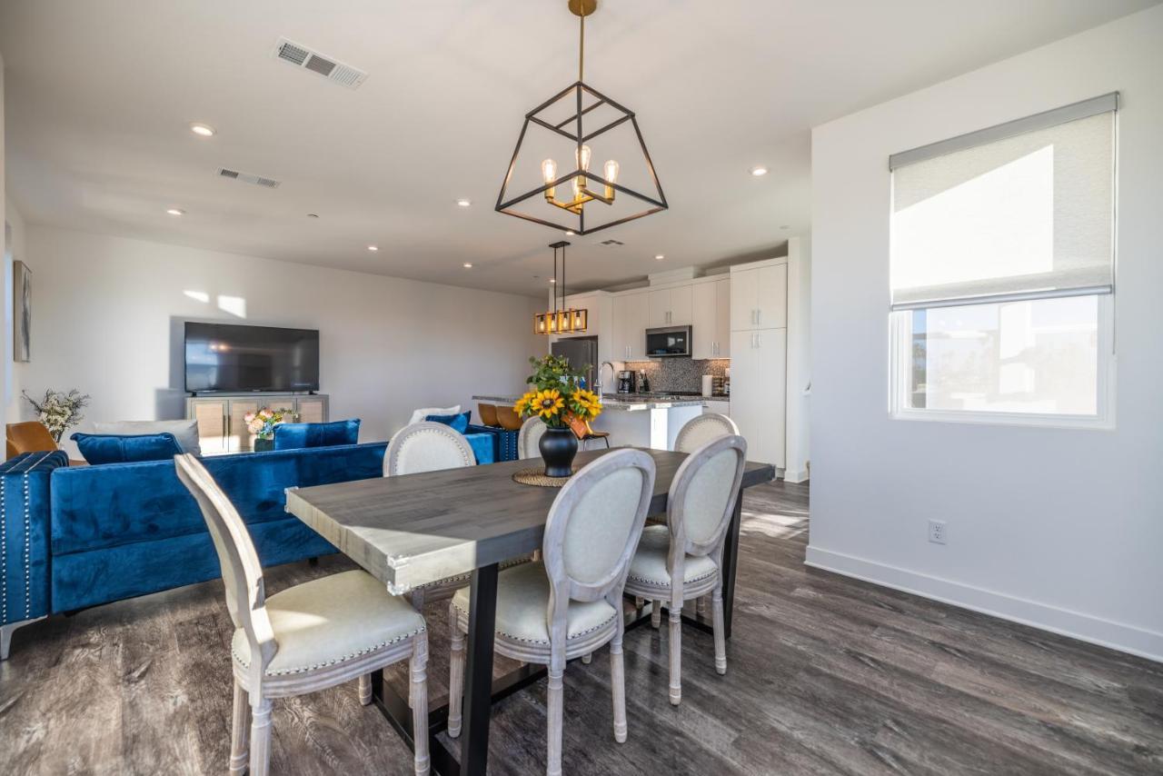 Firework View 3 Bedrooms Townhouse Kitchen Fast Wifi Anaheim