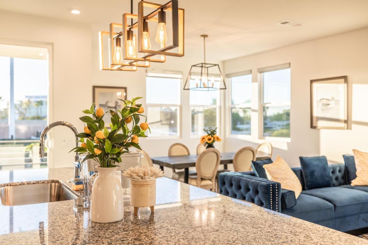 Firework View 3 Bedrooms Townhouse Kitchen Fast Wifi Anaheim