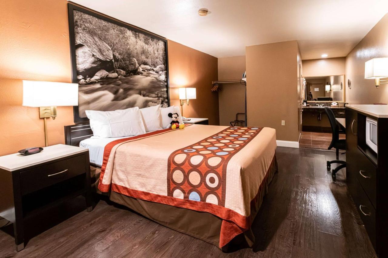 Super 8 By Wyndham Anaheim/disneyland Drive Hotel Anaheim