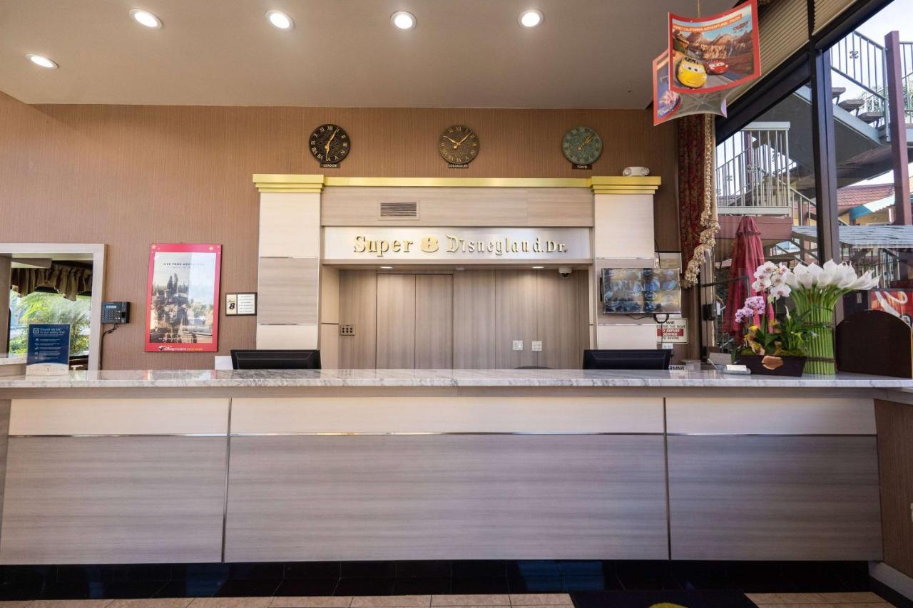 Hotel Super 8 By Wyndham Anaheim/disneyland Drive Anaheim