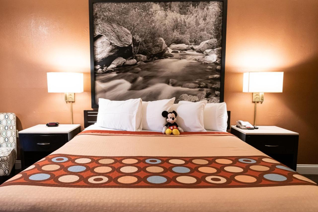 Hotel Super 8 By Wyndham Anaheim/disneyland Drive