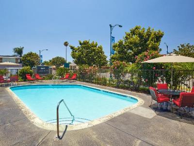 Motel Eden Roc & Near The Maingate