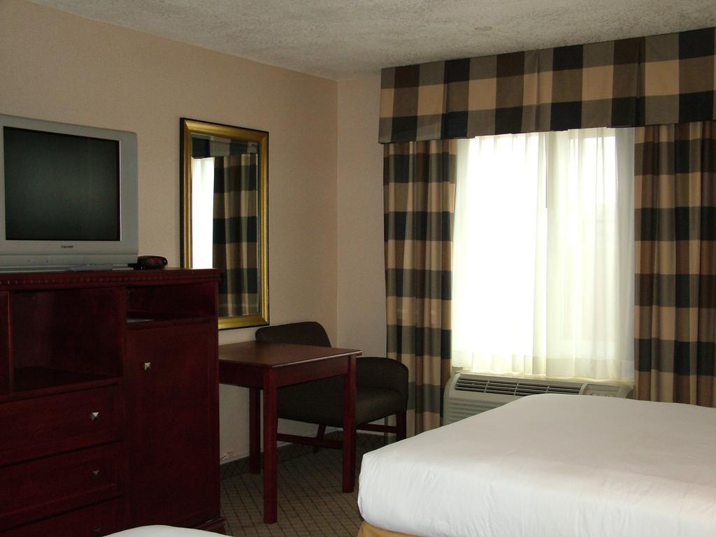Express - West 3*