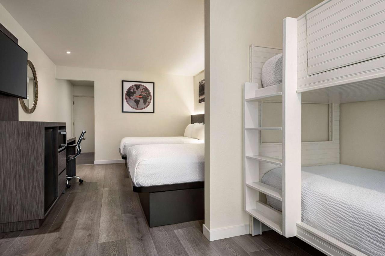Hotel Ramada By Wyndham Convention Center Anaheim