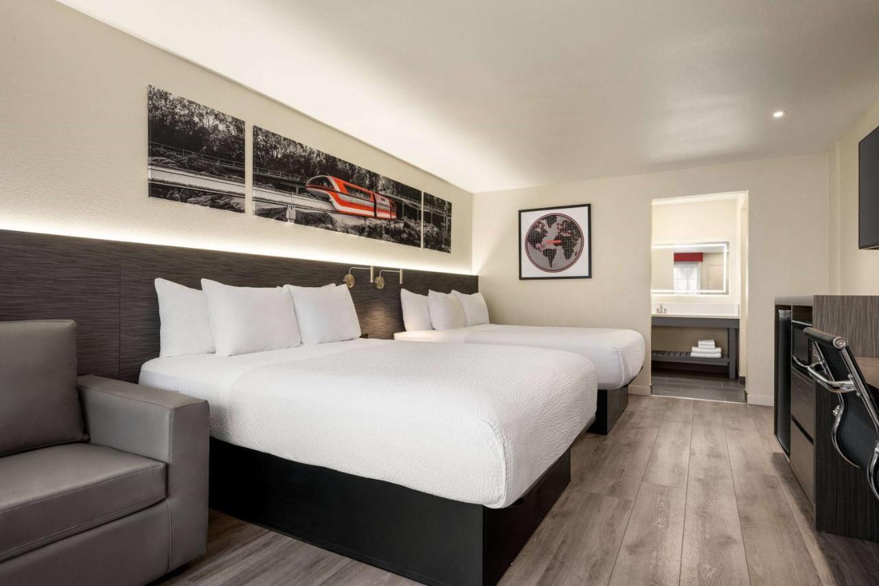 Ramada By Wyndham Convention Center Anaheim