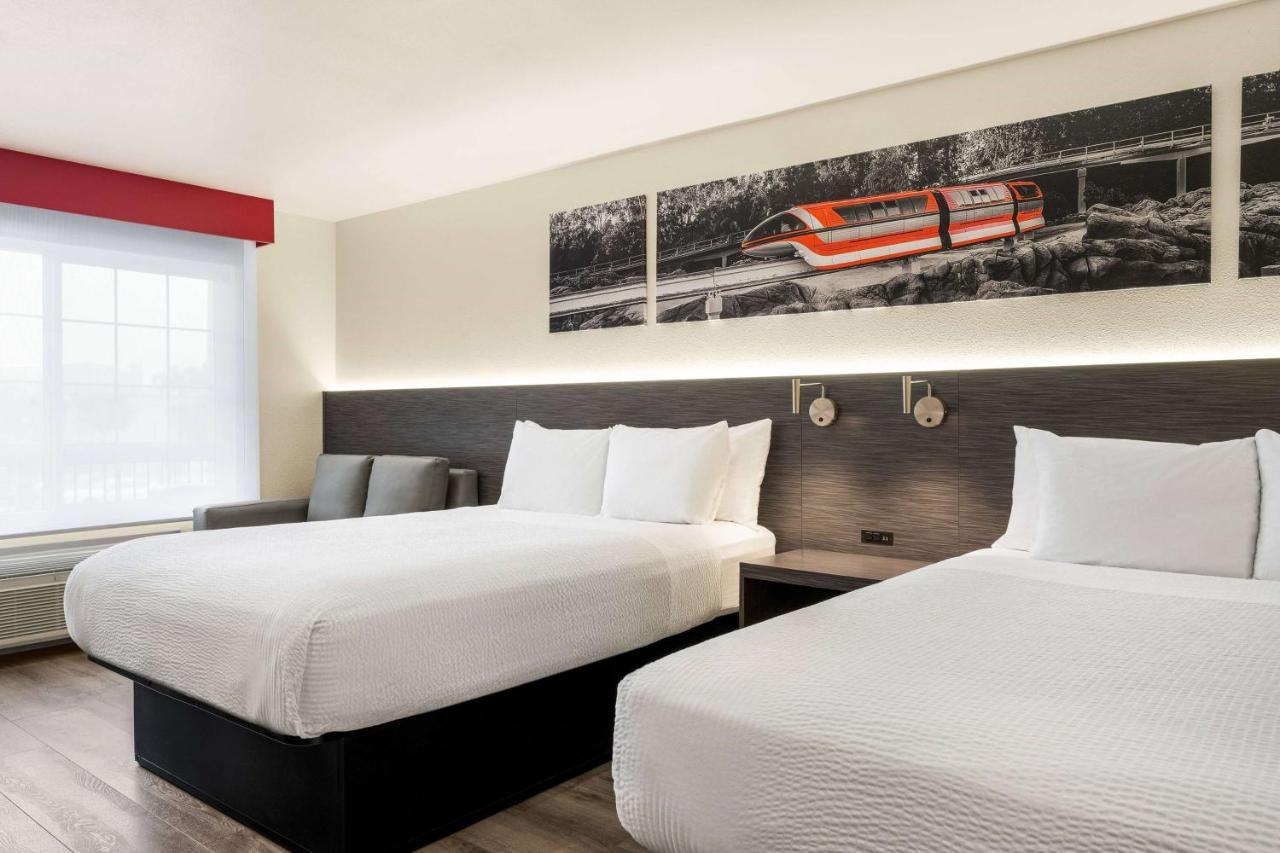 Hotel Ramada By Wyndham Convention Center 2*