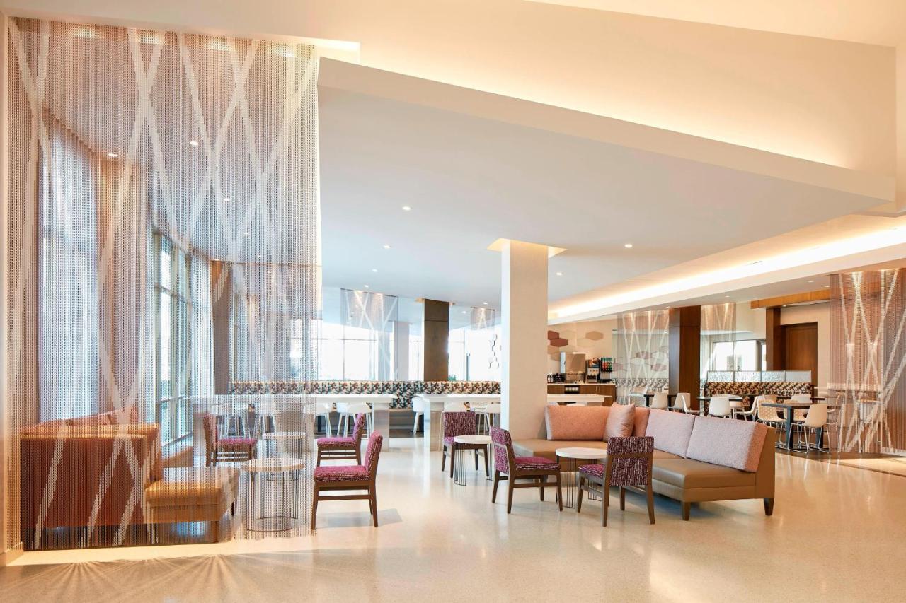 Hotel By Marriott At Resort/convention Center 3*