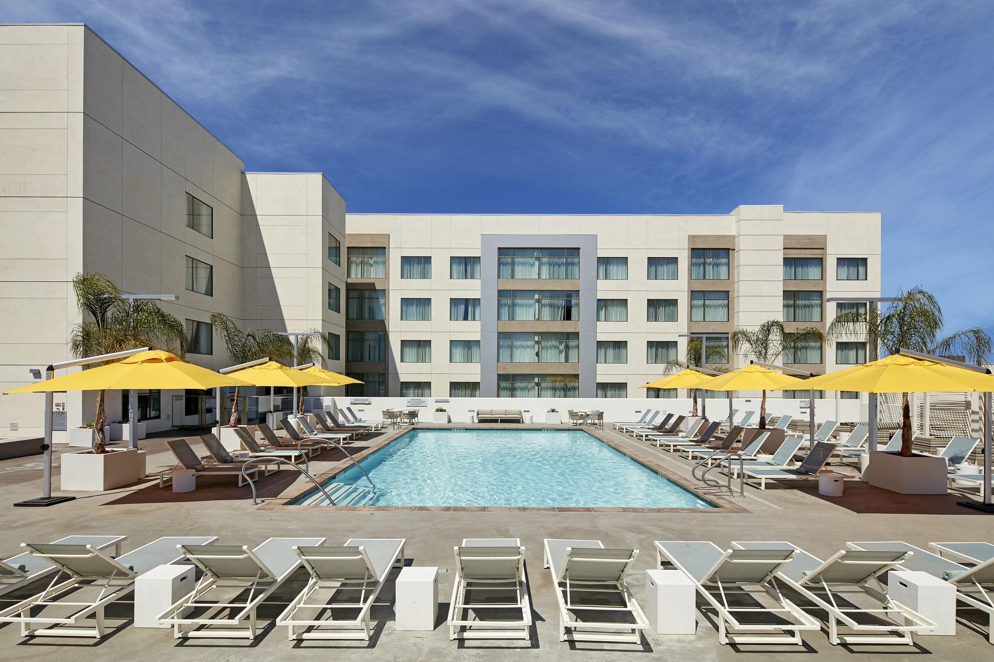 By Marriott At Resort/convention Center 3*