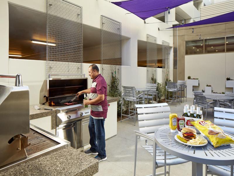 Hotel By Marriott At Resort/convention Center Anaheim
