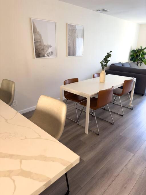 Modern Retreat 1 Mi. From Apartment Anaheim