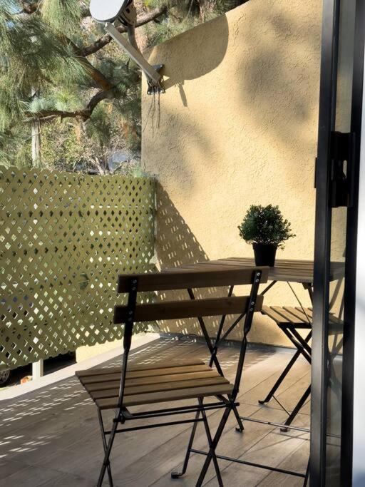 Modern Retreat 1 Mi. From Apartment Anaheim