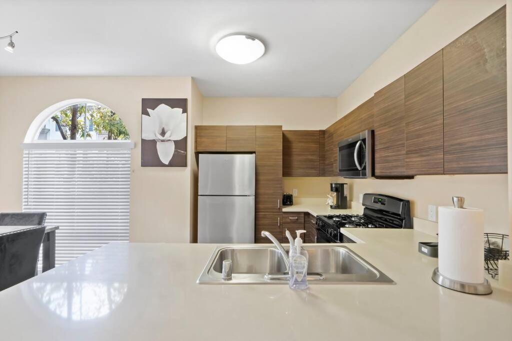 Lovely & Coxy 2br/2ba! 5min To Disney! Anaheim