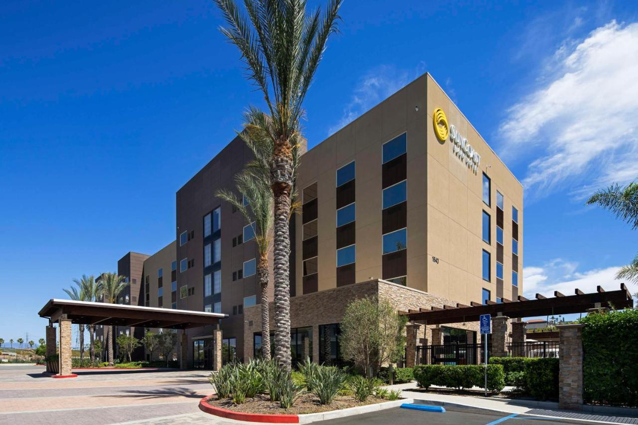 Suncoast Anaheim, Tapestry Collection By Hilton Hotel