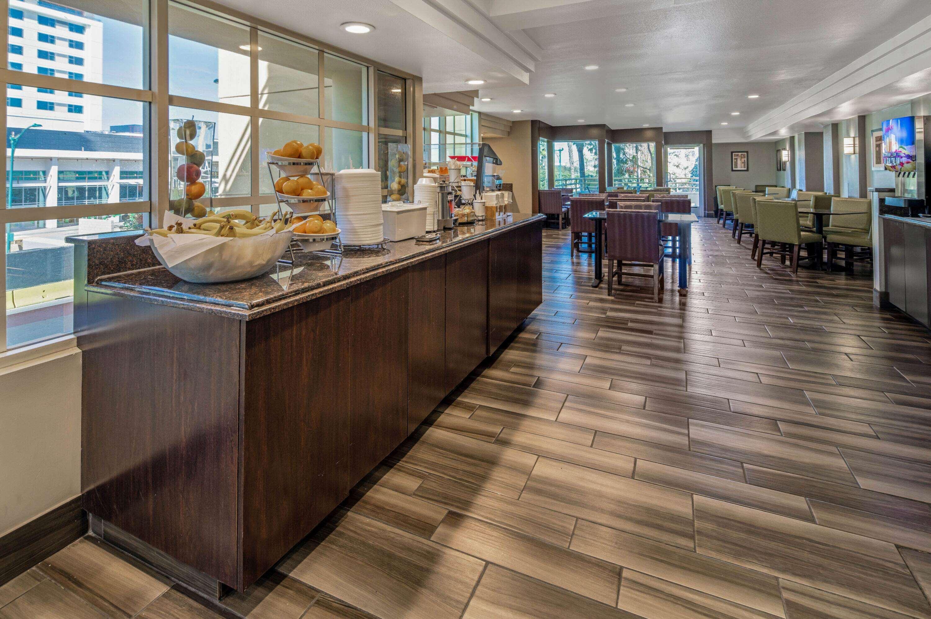 La Quinta By Wyndham Hotel