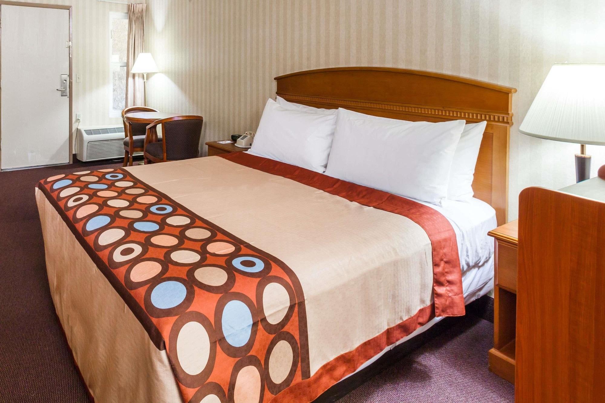Super 8 By Wyndham Anaheim/disneyland Drive Hotel Anaheim