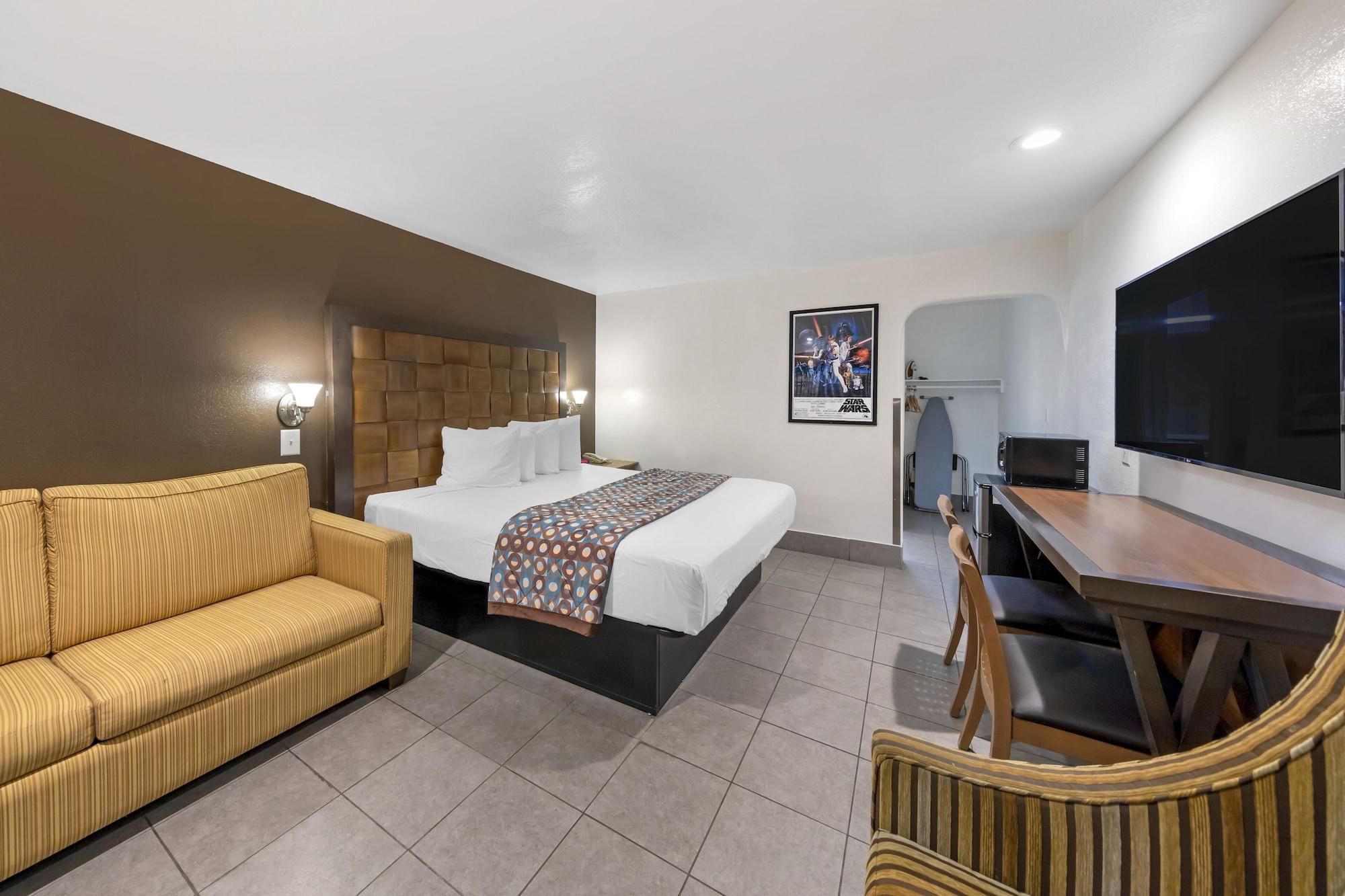 Discovery And Motel 2*