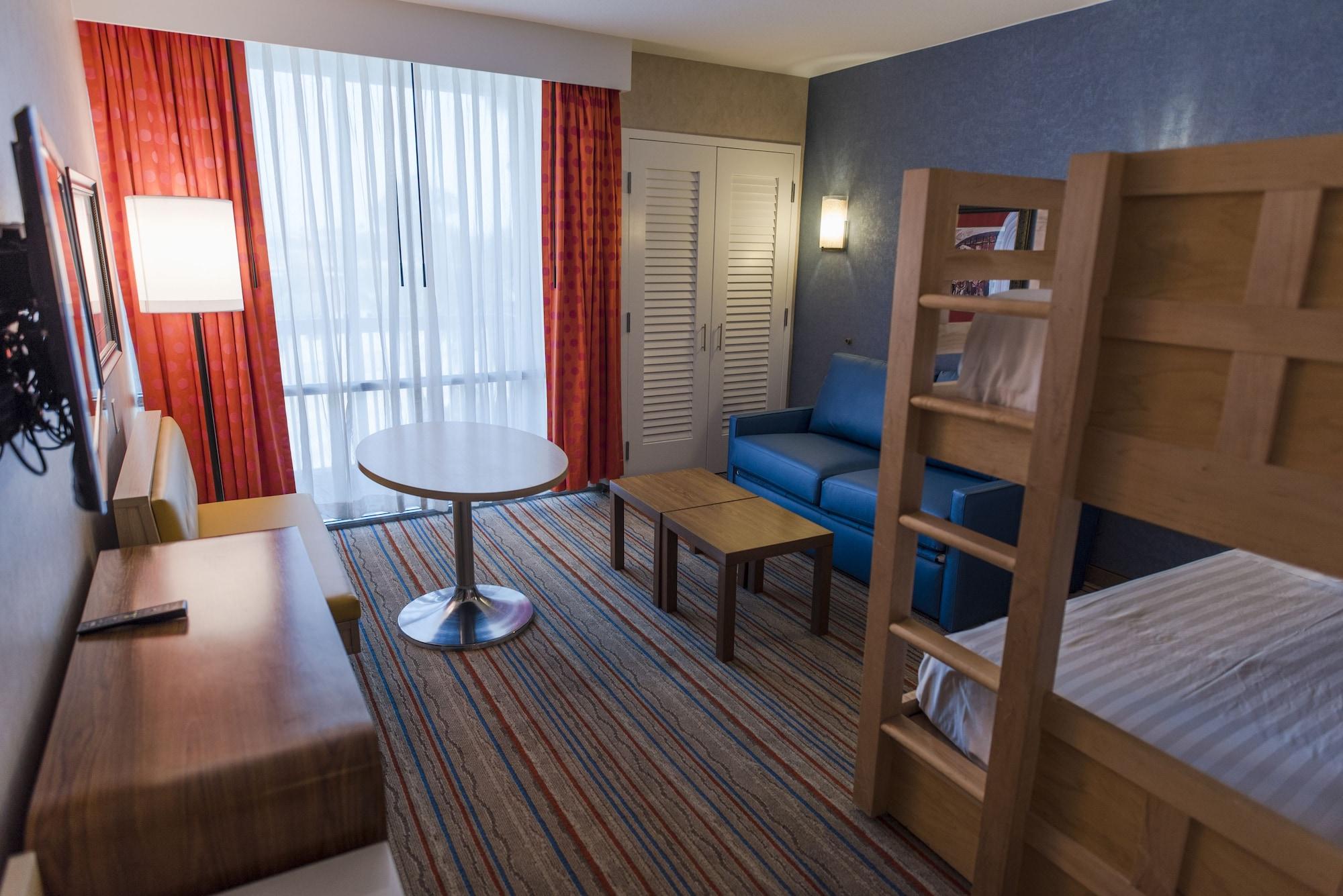 Hotel Howard Johnson By Wyndham & Water Playground Anaheim