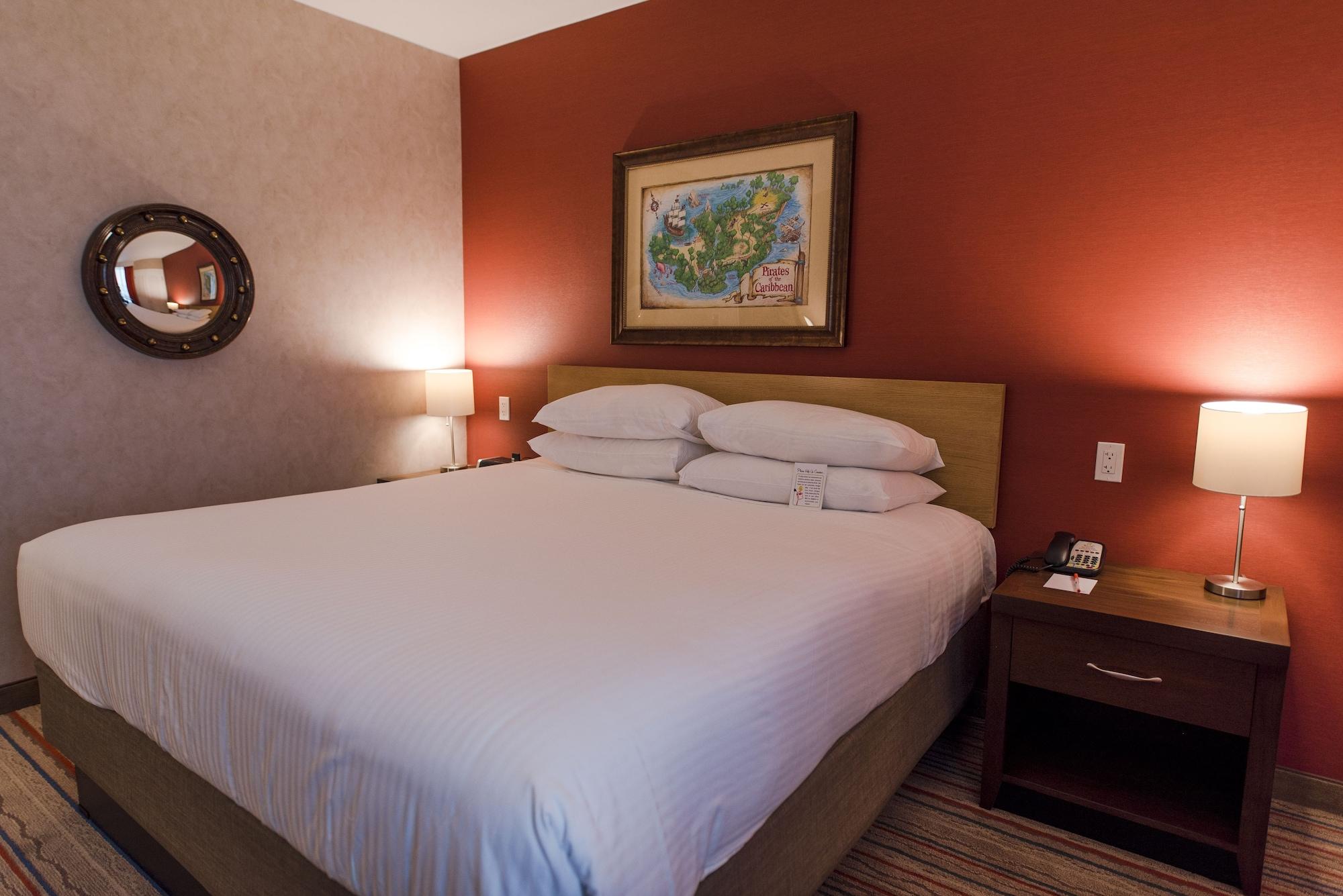 Howard Johnson By Wyndham & Water Playground Hotel Anaheim