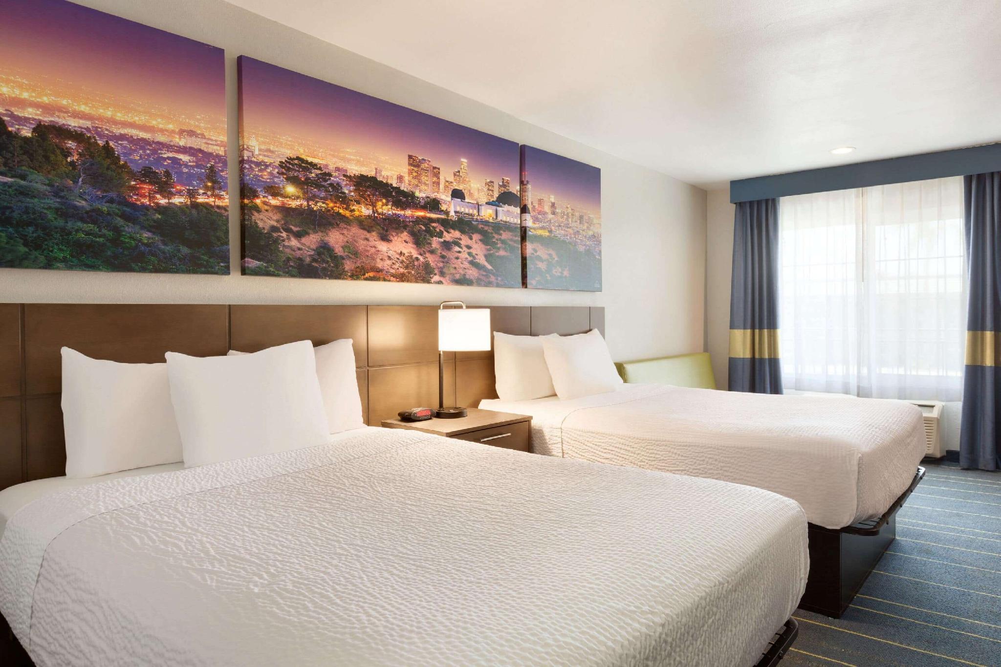 Days & By Wyndham At Disneyland Park Motel Anaheim