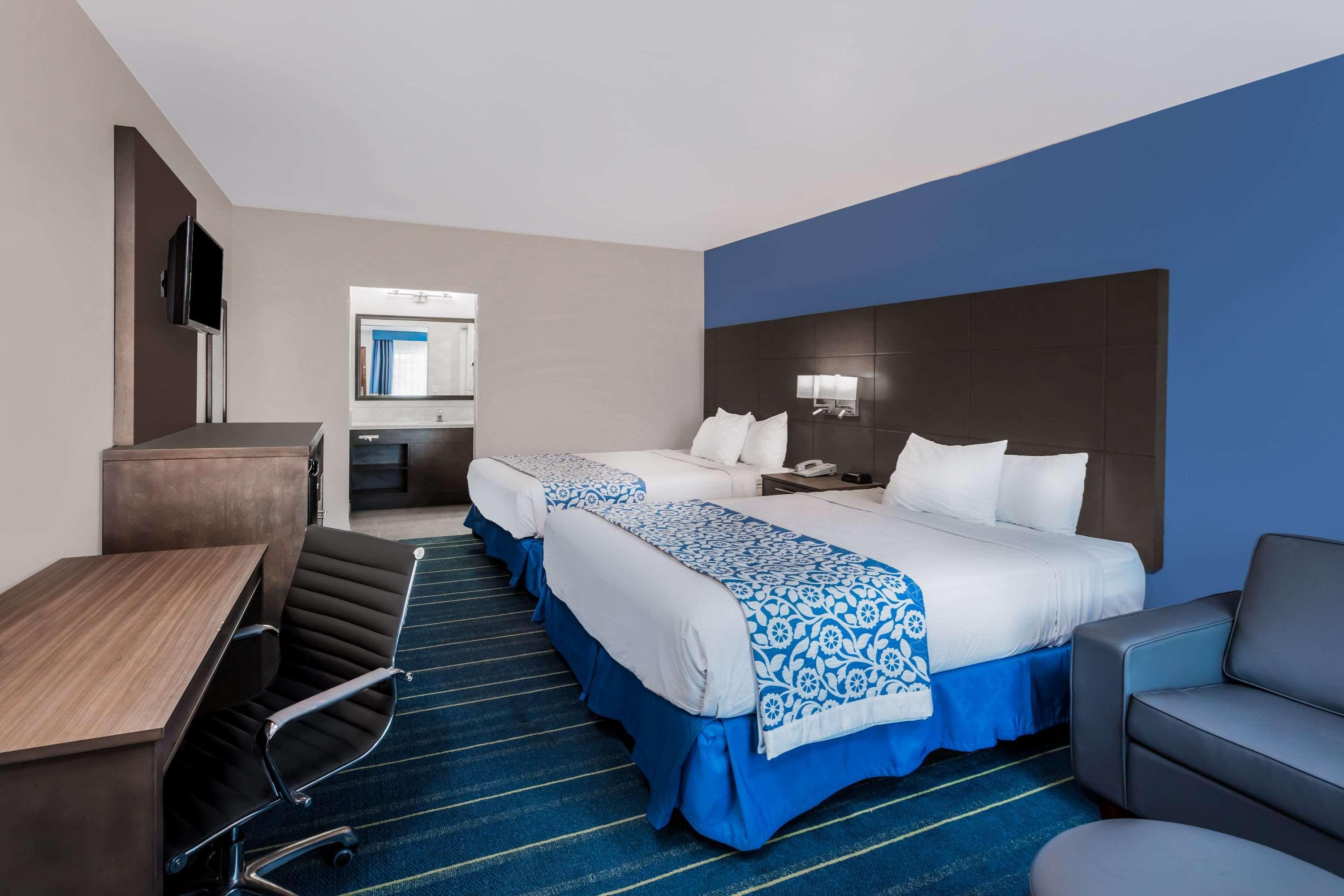 Days & By Wyndham At Disneyland Park Motel