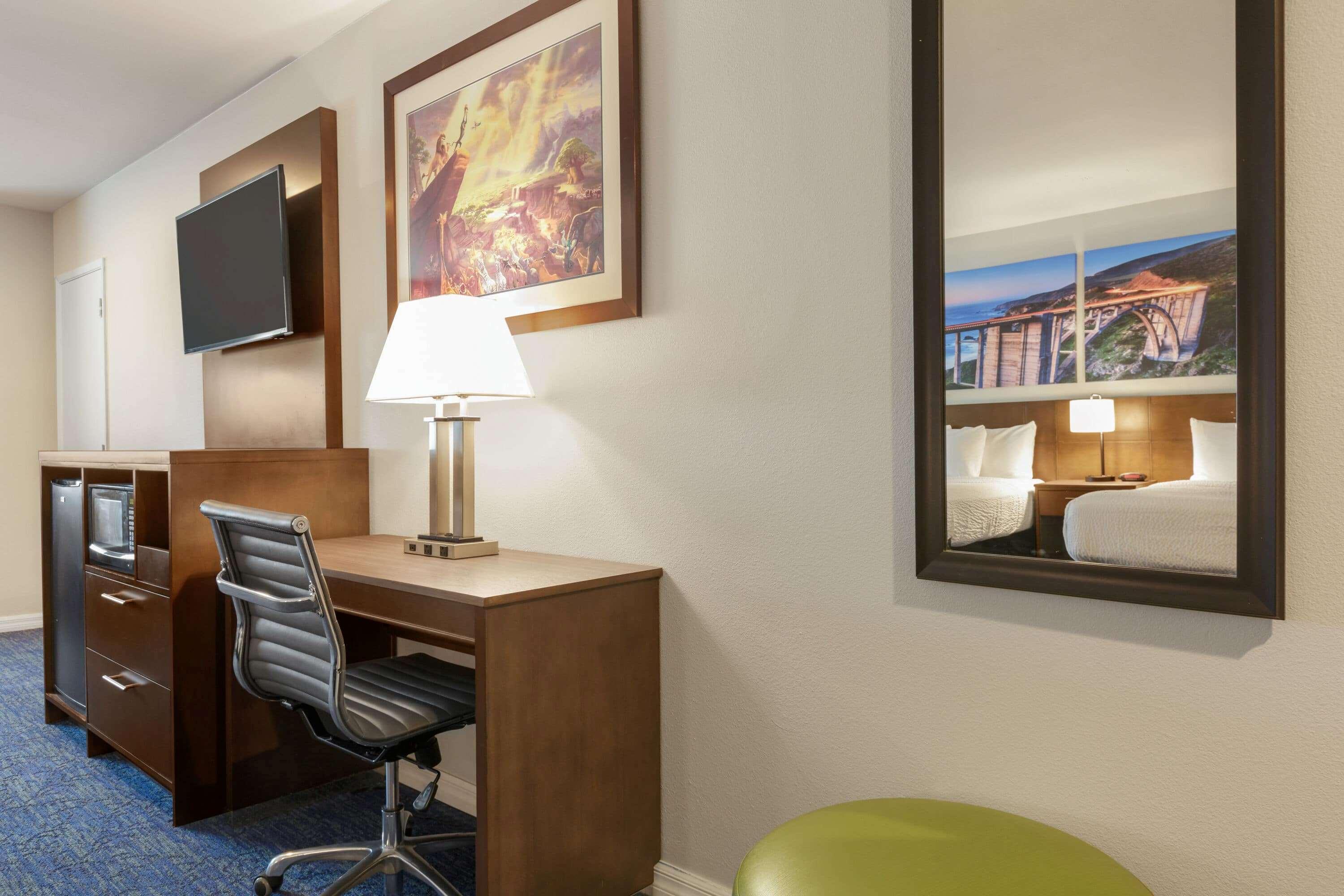 Motel Days & By Wyndham At Disneyland Park 2*