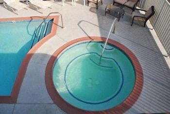 Abby's Anaheimer - Across Disneyland Park 2* Anaheim