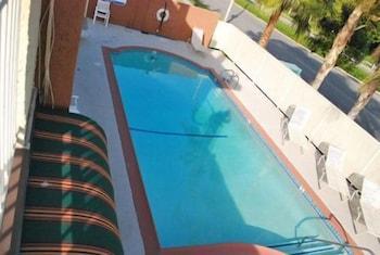 Hotel Abby's Anaheimer - Across Disneyland Park 2*